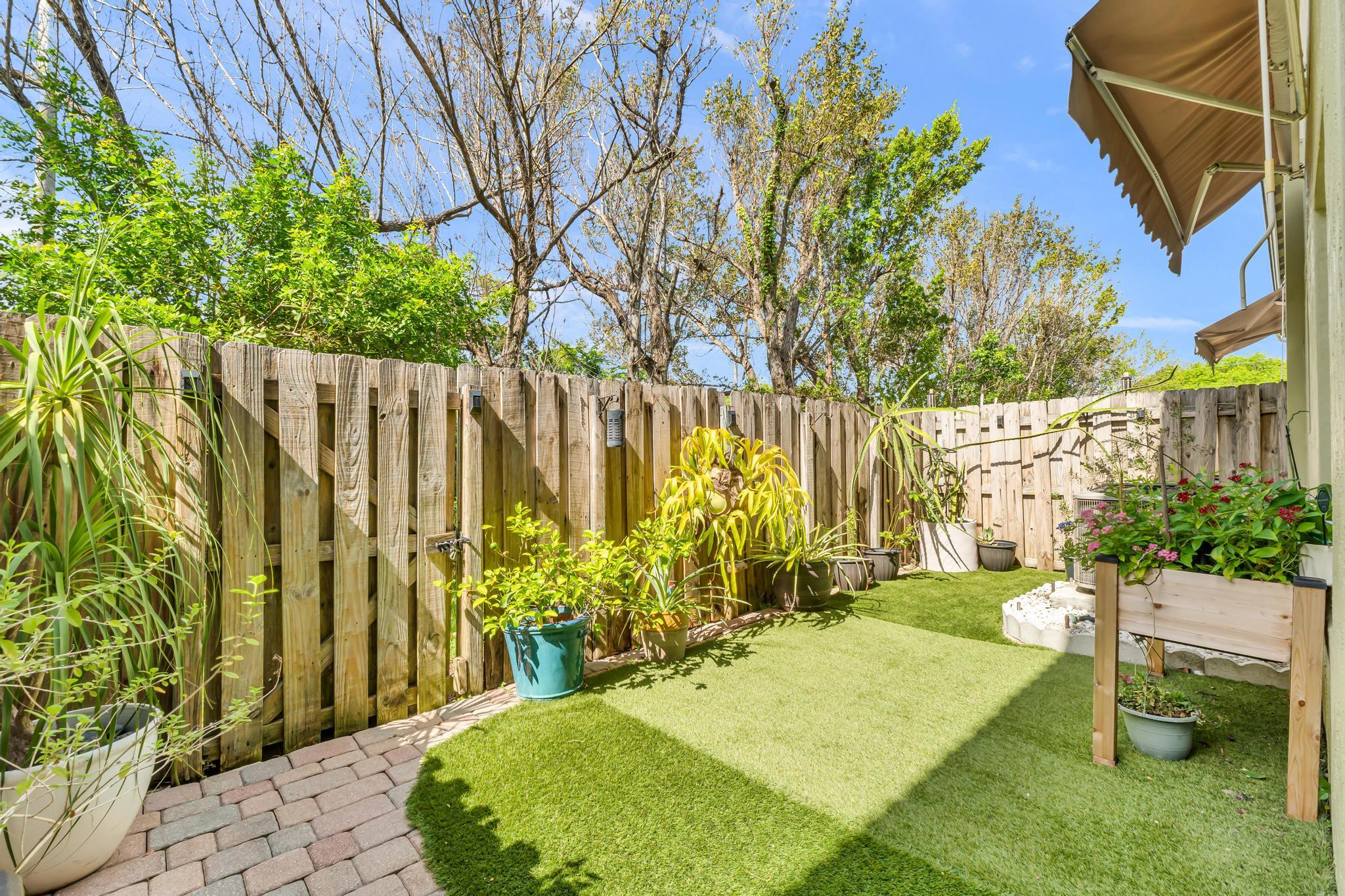 1624 Southeast 24th Court Homestead, FL 33035 - Photo 46 of 58 25