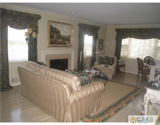 16 Sandra Road East Brunswick, NJ 08816 - Photo 3 of 5