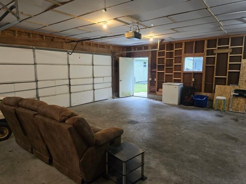 1867 South 5 Mile Road Midland, MI 48640 - Photo 15 of 39 Gallery Image 15