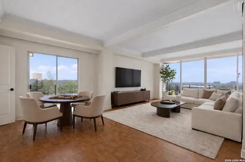 $795,000 | 700 East Hildebrand Avenue, Unit 301, San Antonio, TX 78212