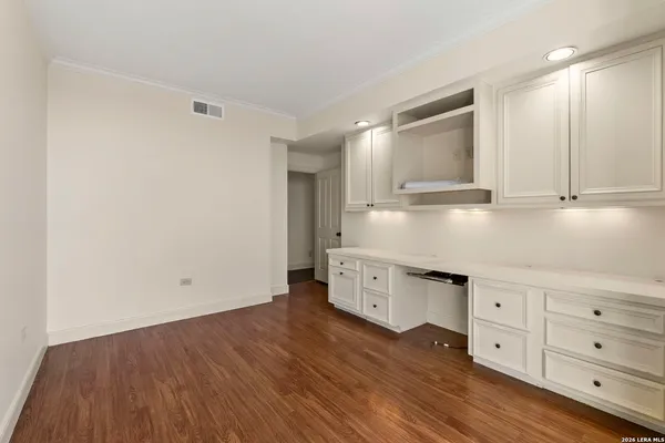 $795,000 | 700 East Hildebrand Avenue, Unit 301, San Antonio, TX 78212