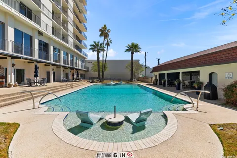 $795,000 | 700 East Hildebrand Avenue, Unit 301, San Antonio, TX 78212