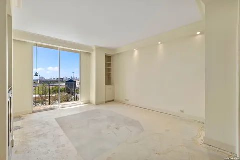 $795,000 | 700 East Hildebrand Avenue, Unit 301, San Antonio, TX 78212