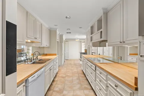 $795,000 | 700 East Hildebrand Avenue, Unit 301, San Antonio, TX 78212