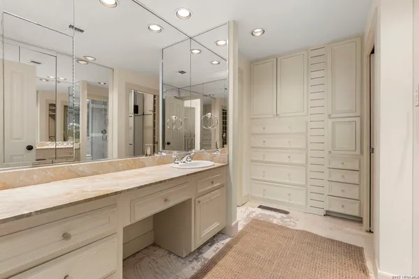 $795,000 | 700 East Hildebrand Avenue, Unit 301, San Antonio, TX 78212