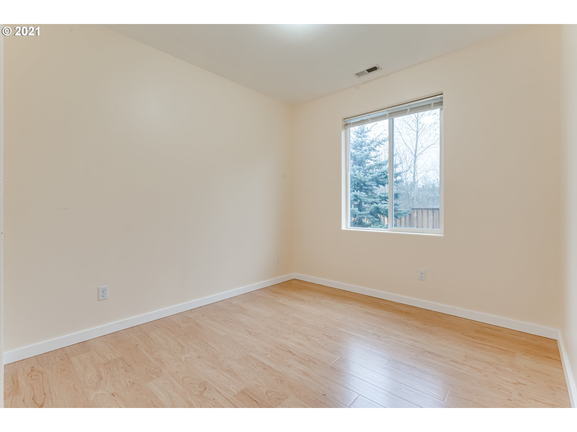 5753 Orchid Lane Springfield, OR 97478 - Photo 11 of 32 Gallery Image 11