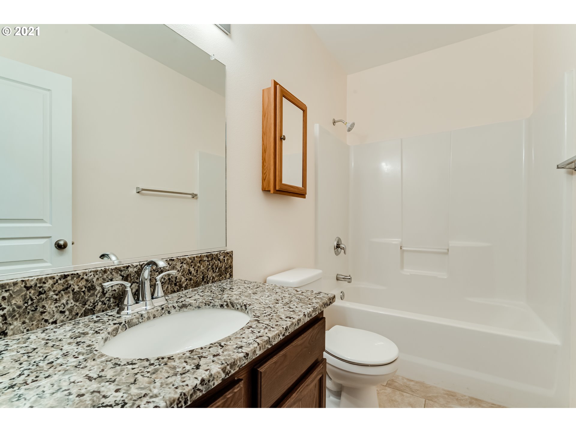 5753 Orchid Lane Springfield, OR 97478 - Photo 10 of 32 Gallery Image 10