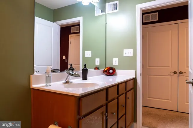 $450,000 | 2917 Duvall Ridge Road, Unit 559, Hyattsville, MD 20785