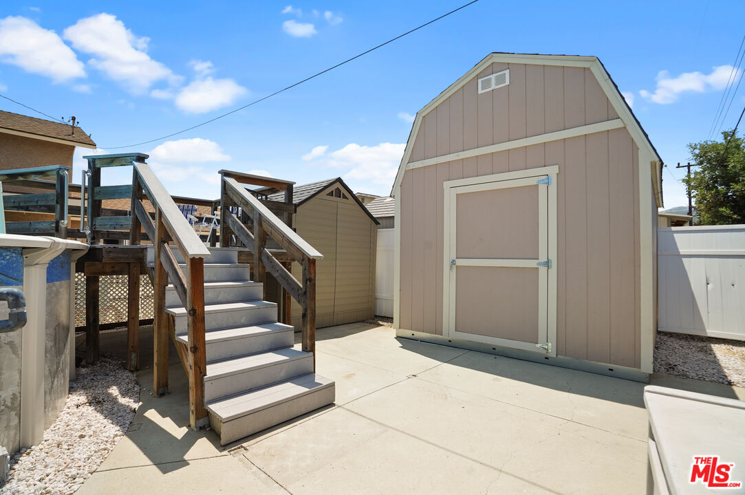 1043 Appleton Road Simi Valley, CA 93065 - Photo 40 of 53 a view of entryway
