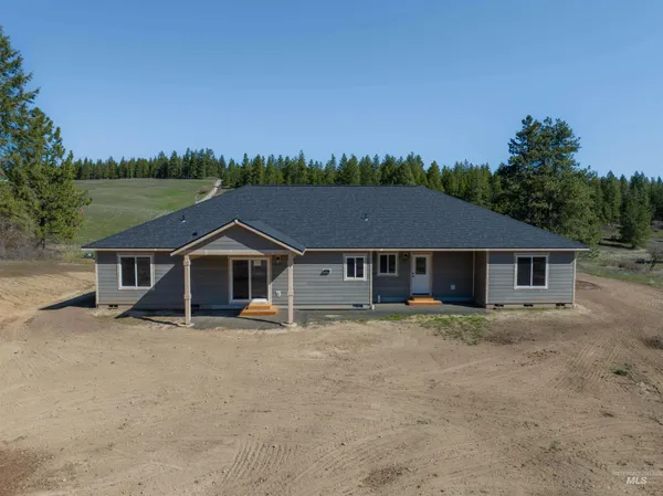 $850,000 | 1283 Bear Creek Road, Princeton, ID 83857