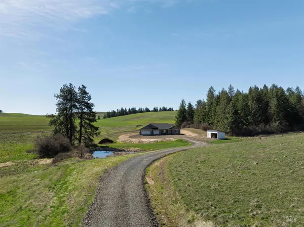 $850,000 | 1283 Bear Creek Road, Princeton, ID 83857