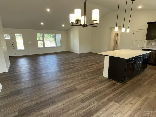 $850,000 | 1283 Bear Creek Road, Princeton, ID 83857