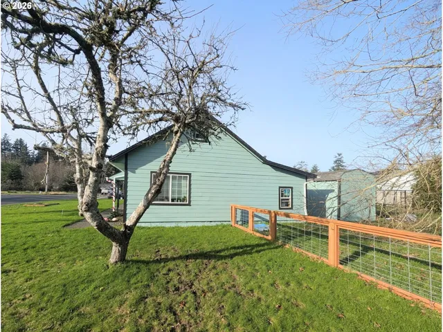 $465,000 | 221-231 Southwest 2nd Street, Warrenton, OR 97146