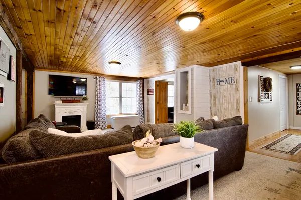 $469,900 | 440 Chauncey Walker Street, Belchertown, MA 01007