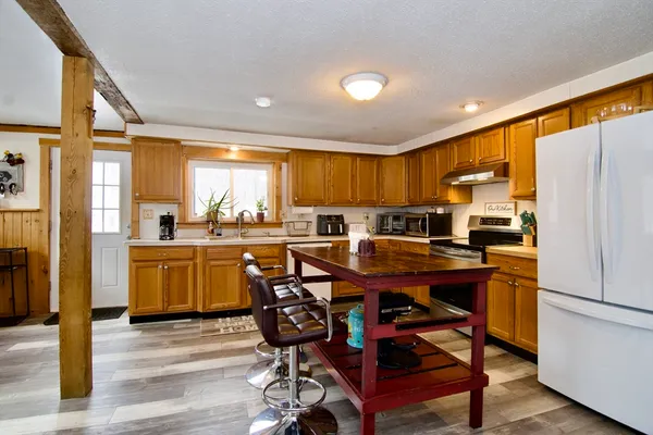 $469,900 | 440 Chauncey Walker Street, Belchertown, MA 01007