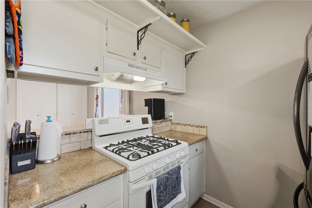 3235 Red Robin Loop Bryan, TX 77802 - Photo 6 of 17 Gallery Image 6