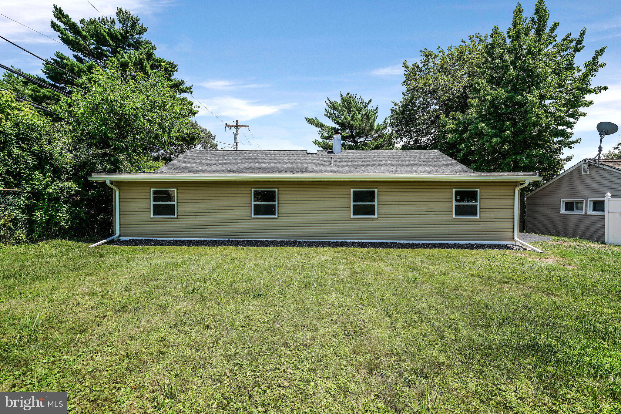 1448 Thomson Road Abington, PA 19001 - Photo 6 of 30 Gallery Image 6