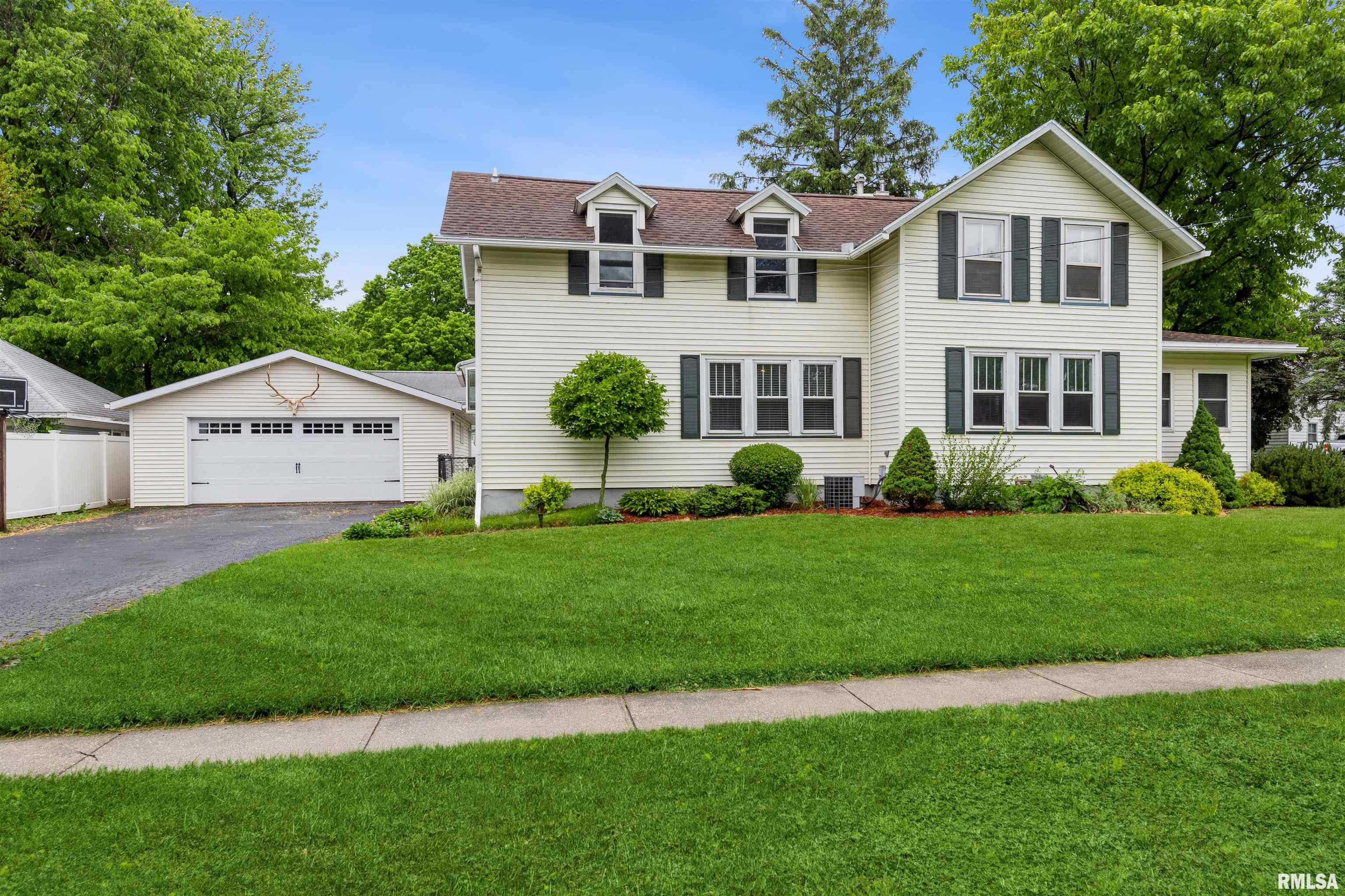222 South Ridge Street Cambridge, IL 61238 - Photo 1 of 21 Gallery Image 1