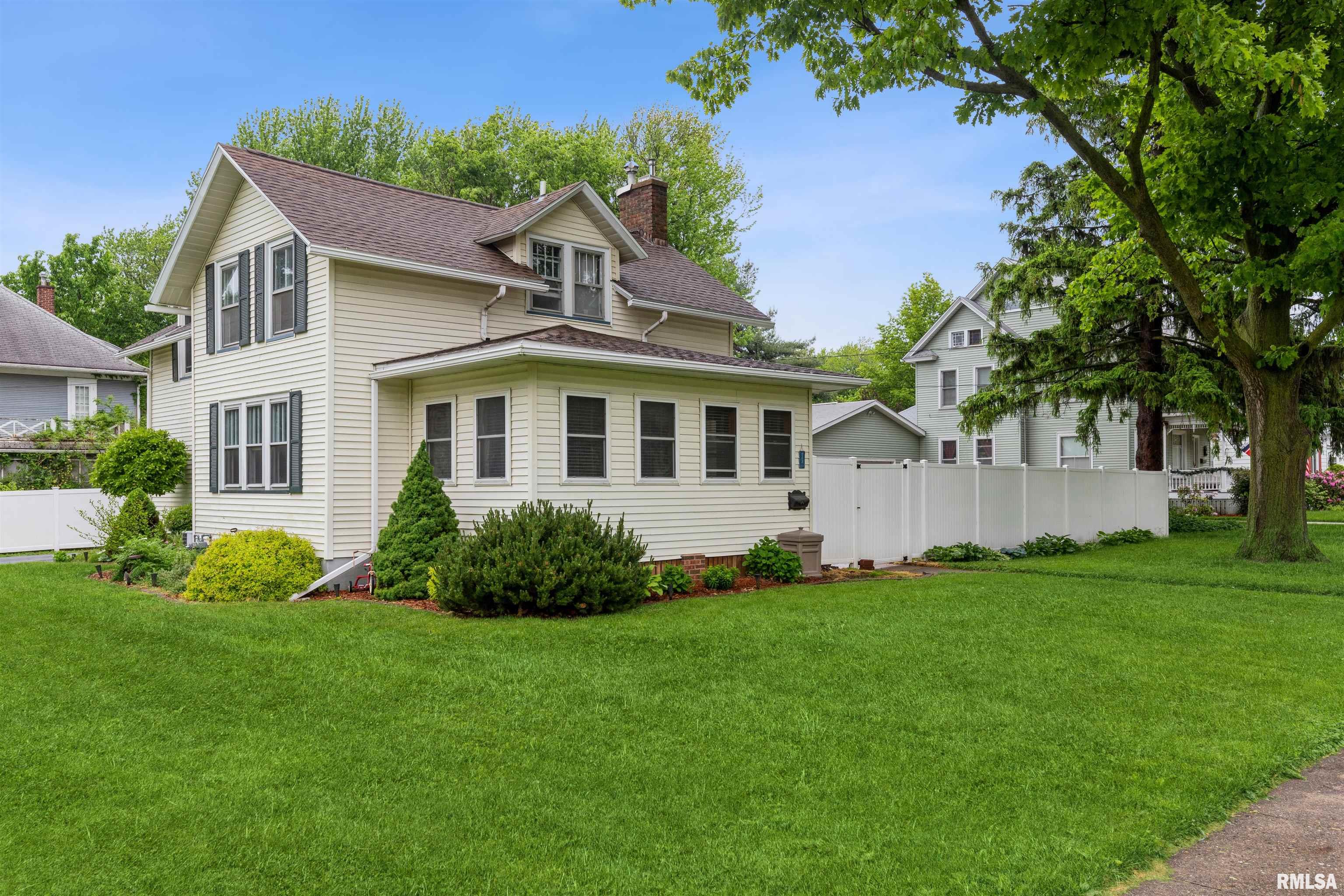 222 South Ridge Street Cambridge, IL 61238 - Photo 2 of 21 Gallery Image 2