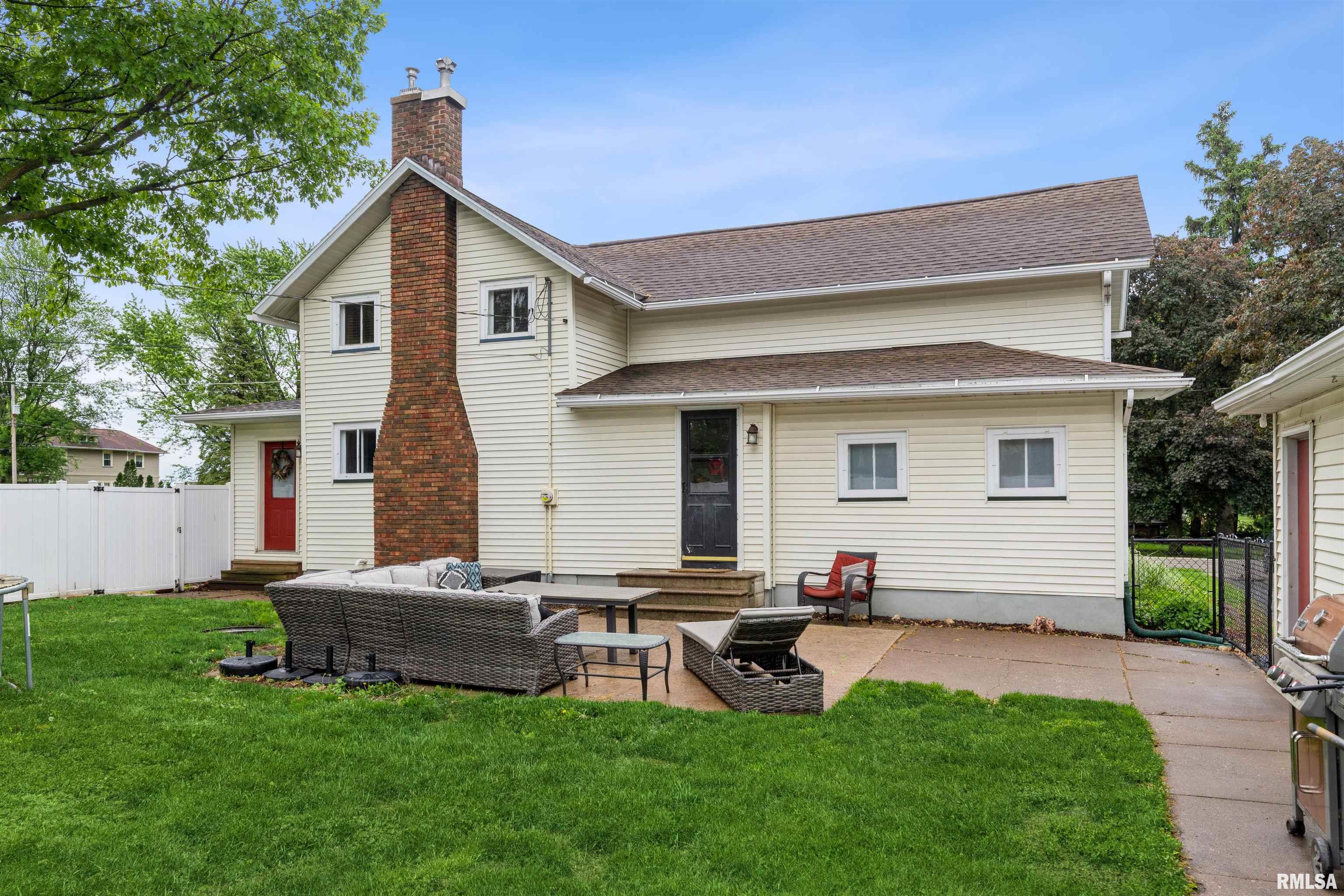 222 South Ridge Street Cambridge, IL 61238 - Photo 3 of 21 Gallery Image 3