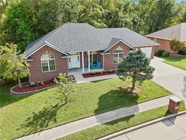 $375,000 | 1024 Grace Lane, Boonville, MO 65233