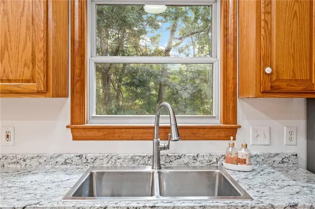 $375,000 | 1024 Grace Lane, Boonville, MO 65233