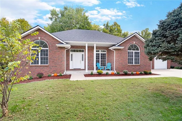 $375,000 | 1024 Grace Lane, Boonville, MO 65233