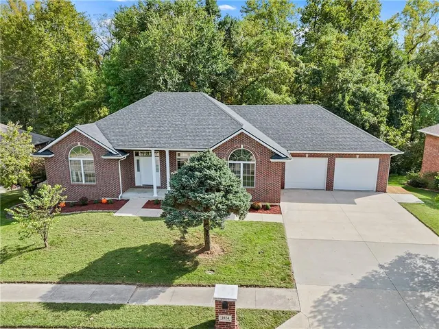 $375,000 | 1024 Grace Lane, Boonville, MO 65233