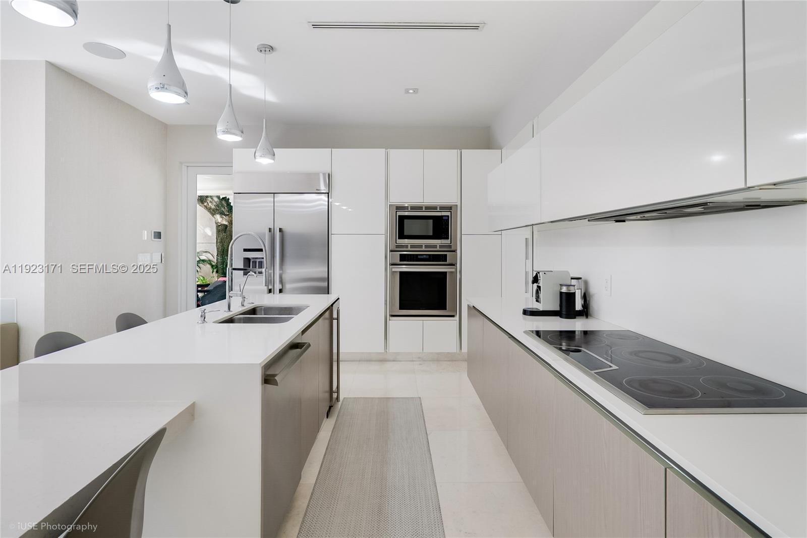 137 Shore Drive West Miami, FL 33133 - Photo 17 of 24