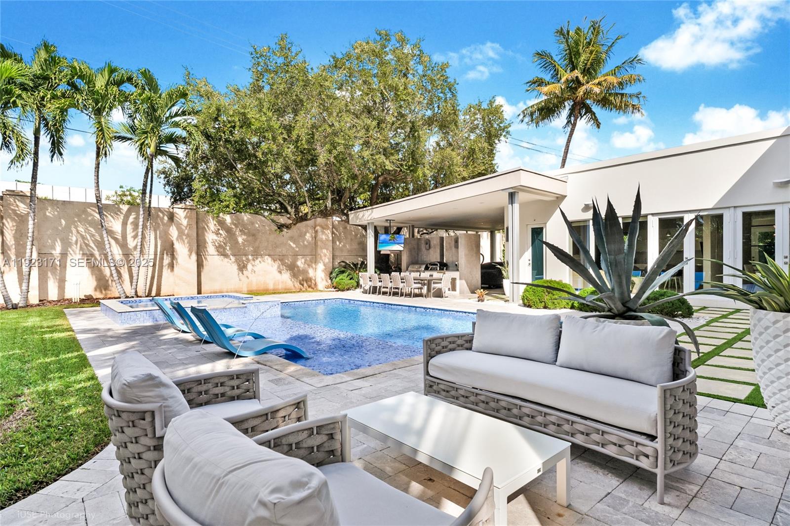 137 Shore Drive West Miami, FL 33133 - Photo 23 of 24