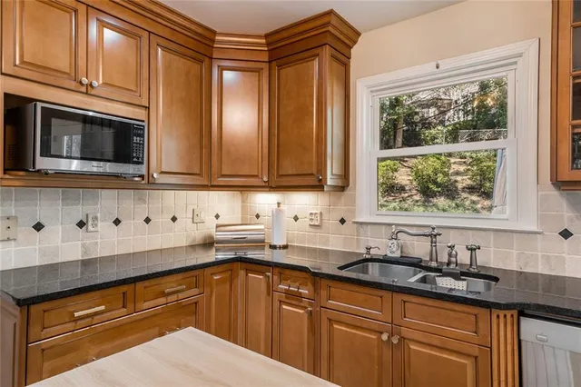 $600,000 | 1460 Valley View Road, Dunwoody, GA 30338