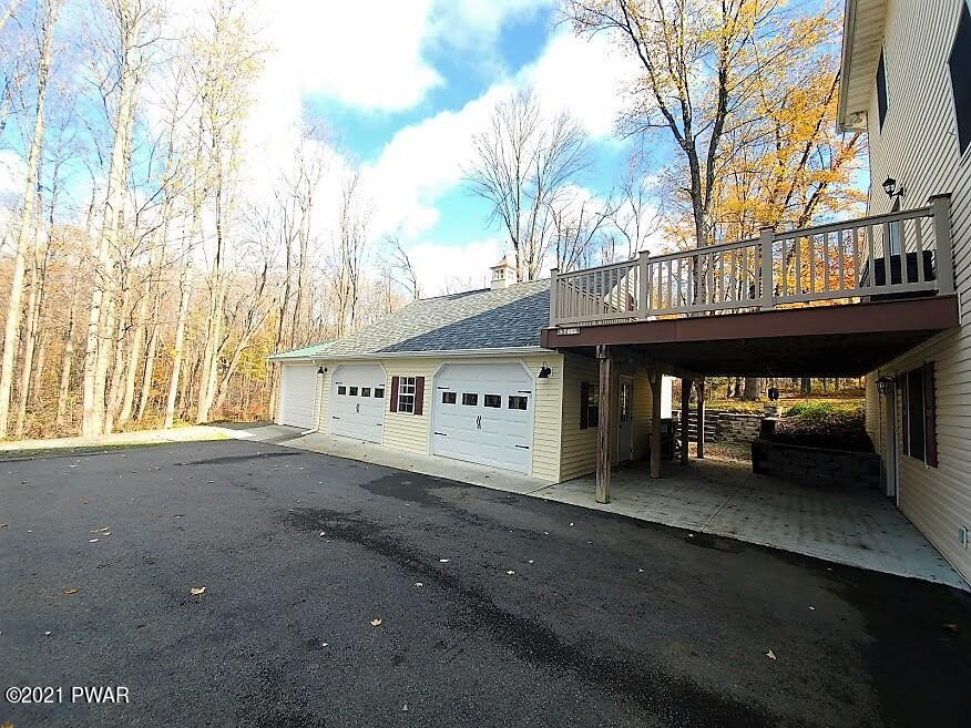 241 Edgefield Road Lake Ariel, PA 18436 - Photo 12 of 38 Garage