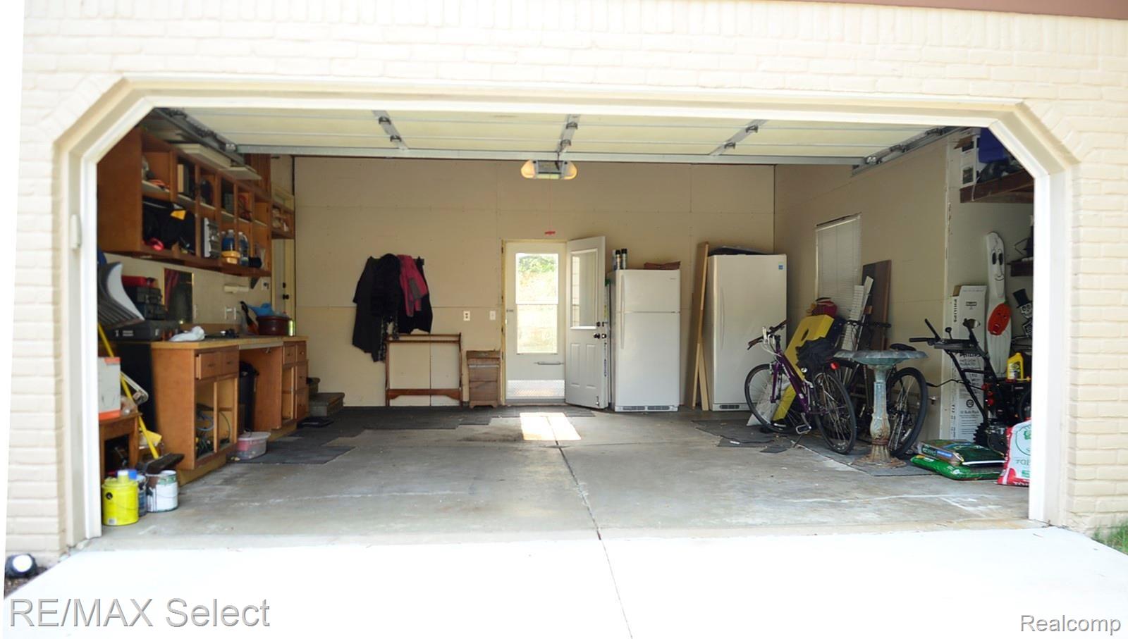 4461 Stoney Ridge Road Flint, MI 48507 - Photo 66 of 68 garage 1.jpg