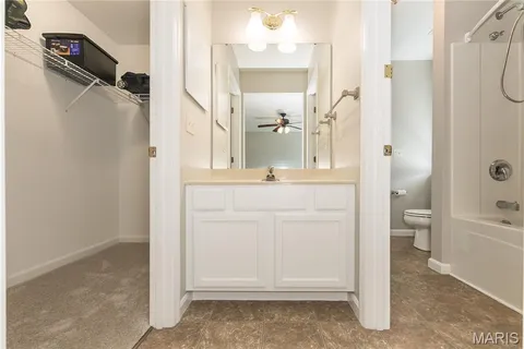 $1,000,000 | 12 Chasselle Lane, Creve Coeur, MO 63141