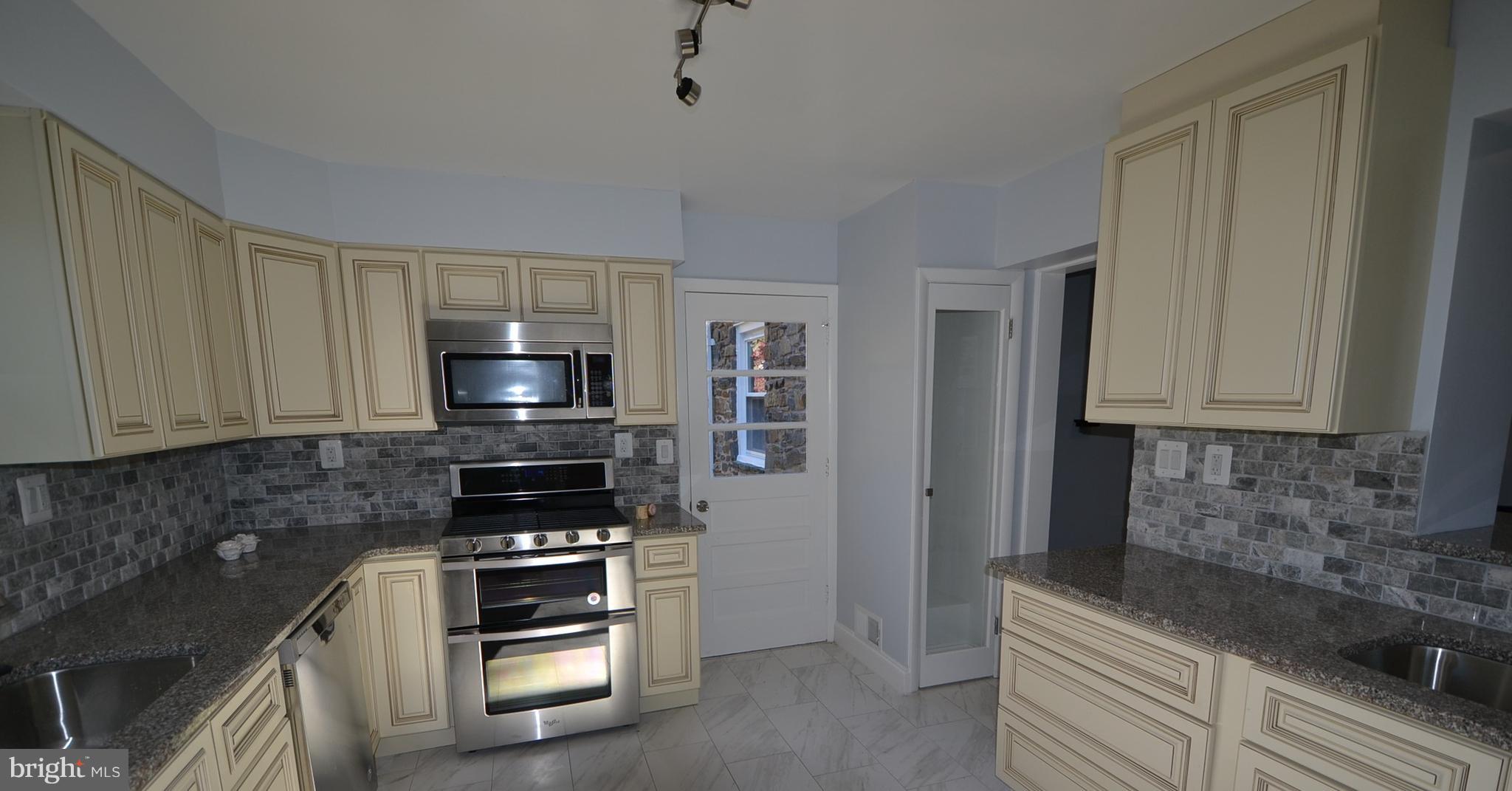 2508 Steele Road Baltimore, MD 21209 - Photo 8 of 25 Kitchen