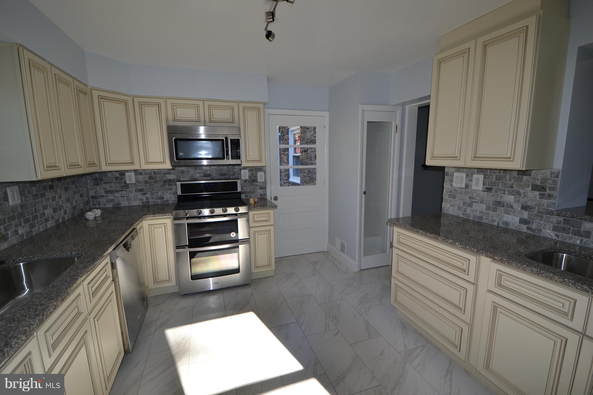 2508 Steele Road Baltimore, MD 21209 - Photo 9 of 25 Kitchen