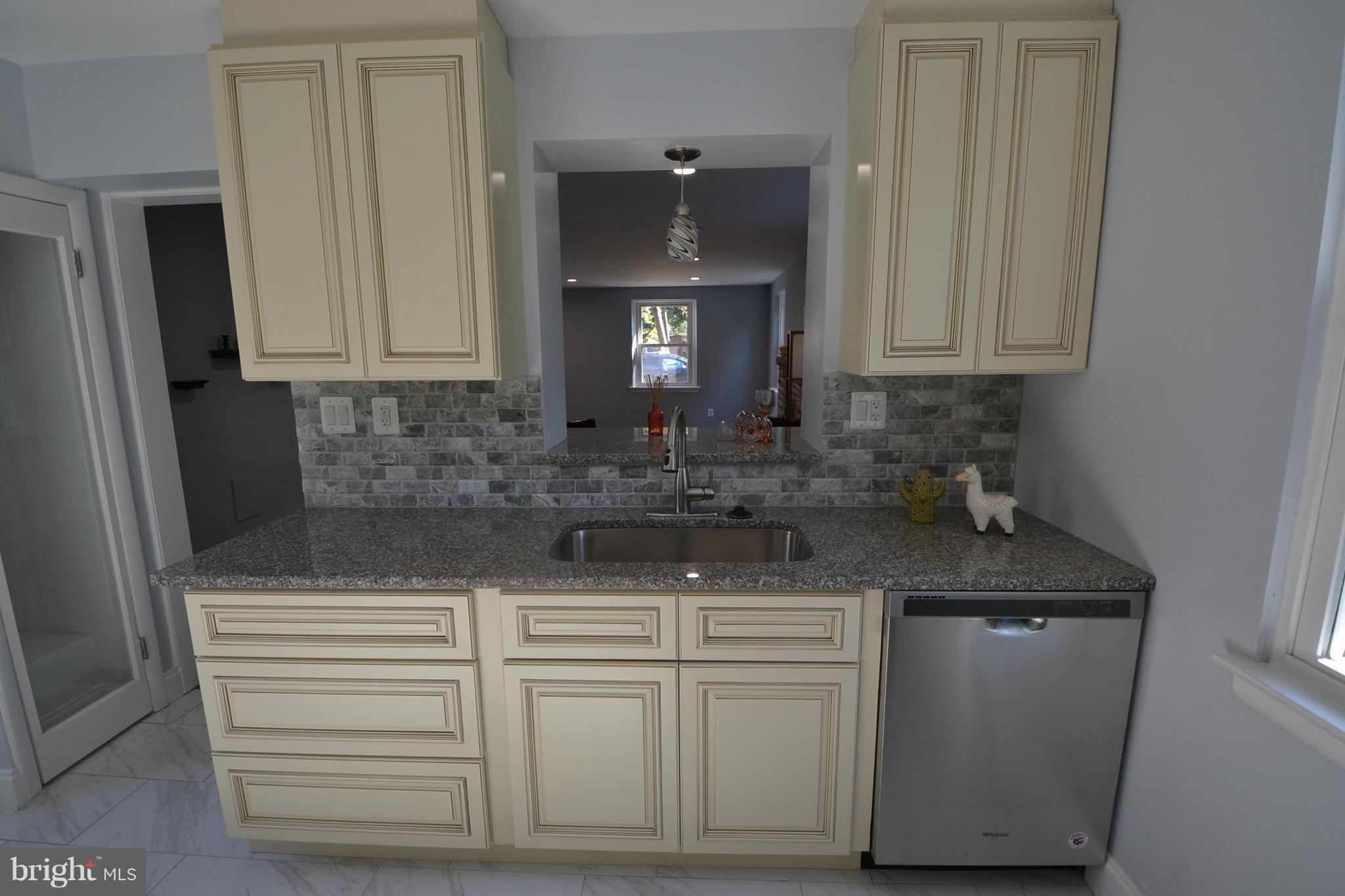 2508 Steele Road Baltimore, MD 21209 - Photo 10 of 25 Kitchen