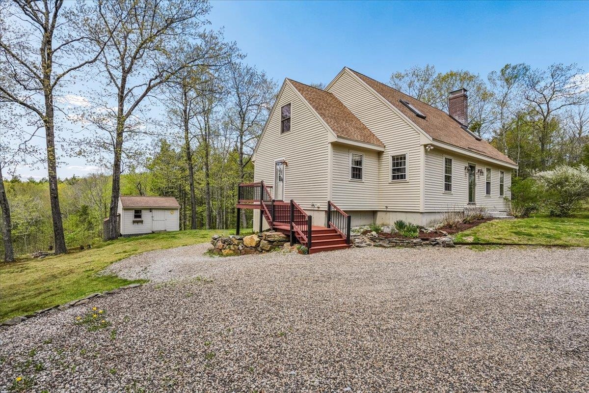 35 Haynes Road Deerfield, NH 03037 - Photo 2 of 50