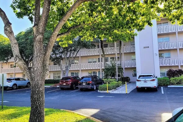 $2,000 | 2006 Granada Drive, Unit K3, Coconut Creek, FL 33066