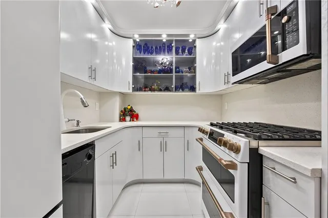 $499,000 | 40 Brighton 1st Road, Unit 10G | Brighton Beach