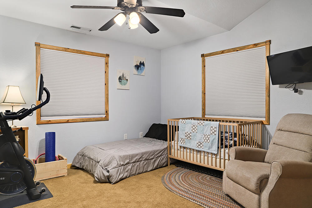141 Warren Road Selma, OR 97538 - Photo 25 of 52 23