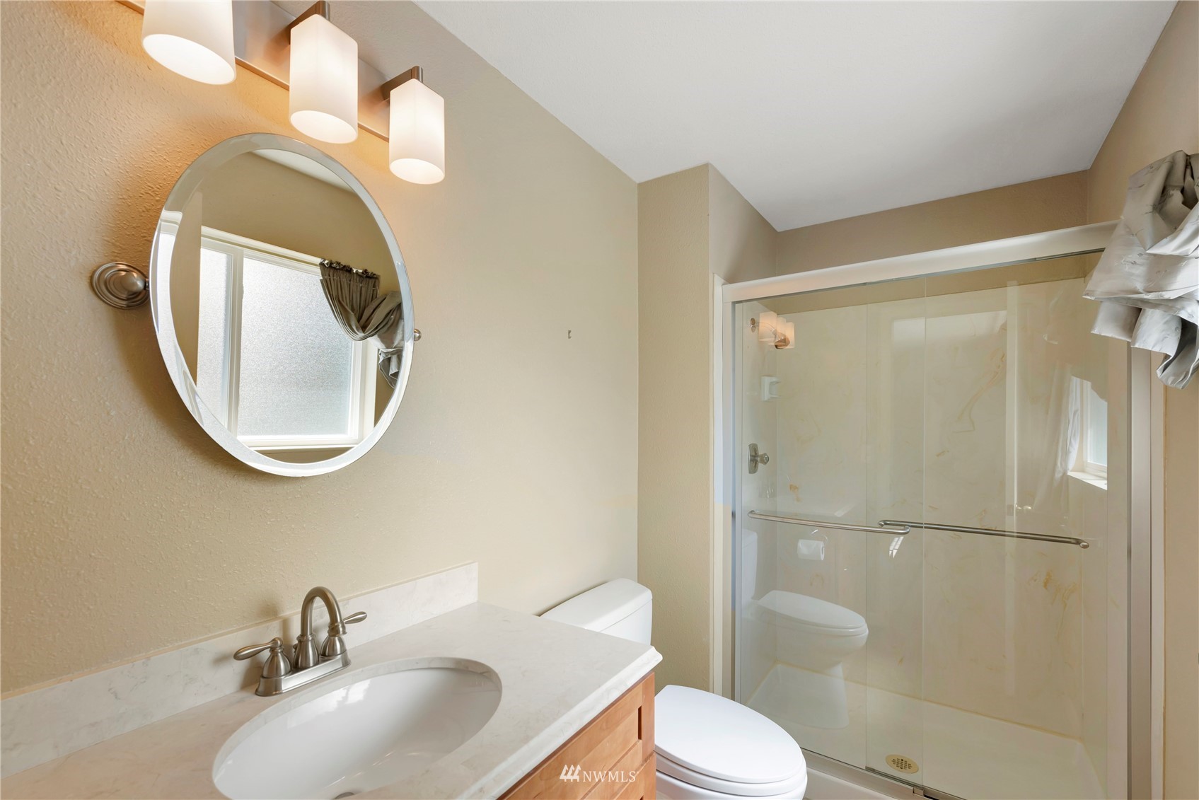 11046 Southeast 187th Court Renton, WA 98055 - Photo 8 of 23 Gallery Image 8