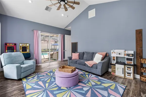 $970,000 | 16109 Ternglade Drive, Lithia, FL 33547