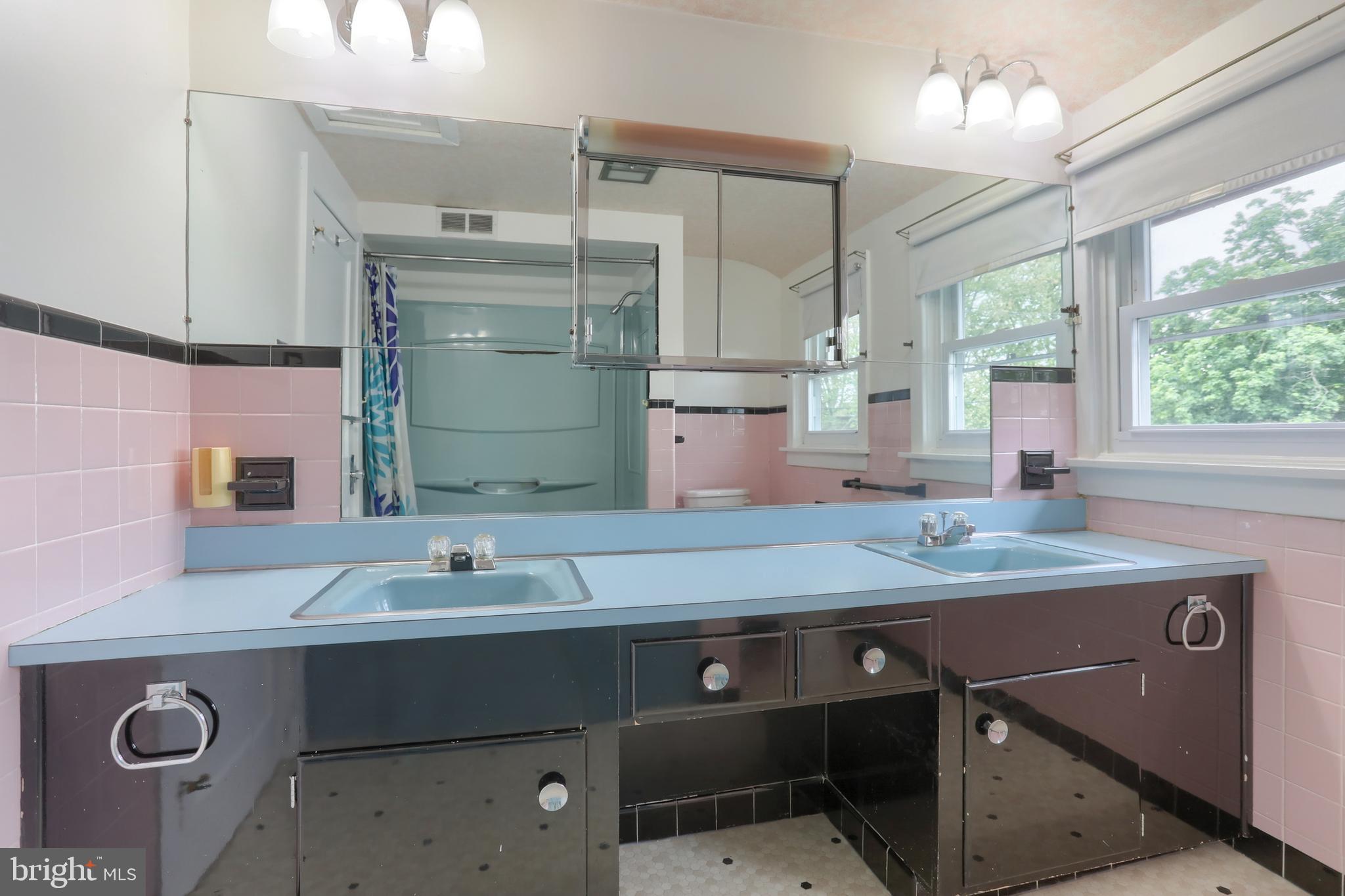 303 South 12th Street Lebanon, PA 17042 - Photo 23 of 32 Full Bath Double Vanity