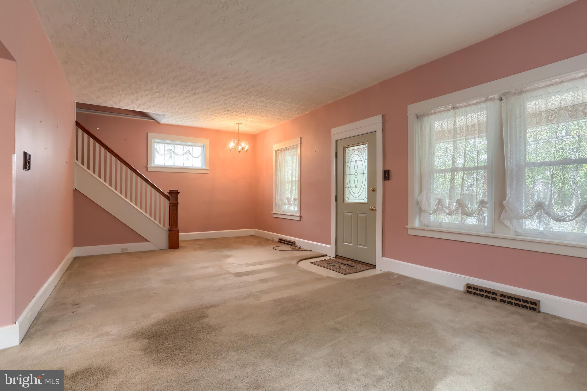 303 South 12th Street Lebanon, PA 17042 - Photo 5 of 32 Living Room