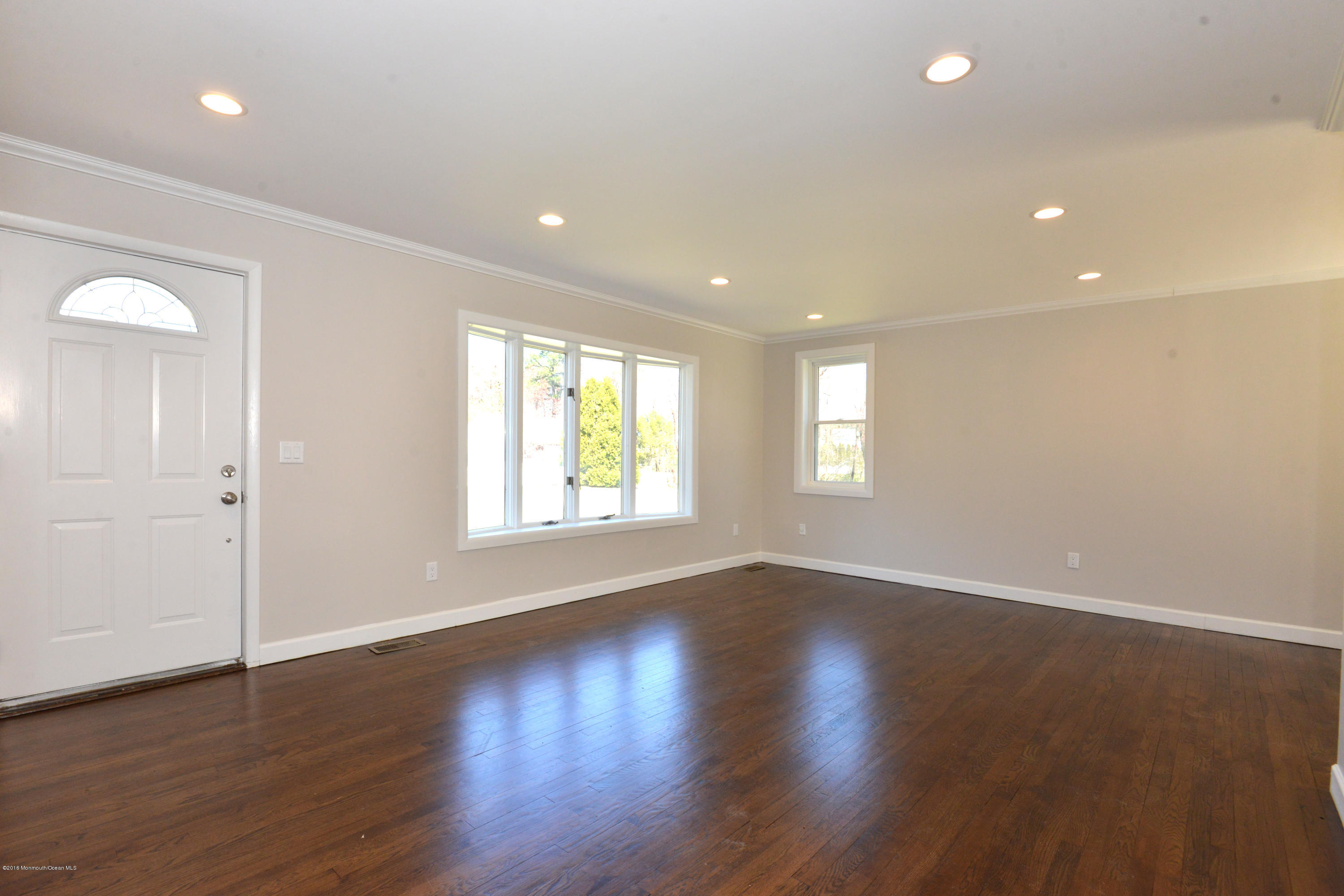 135 Rochelle Avenue Howell, NJ 07731 - Photo 7 of 39 LR 4