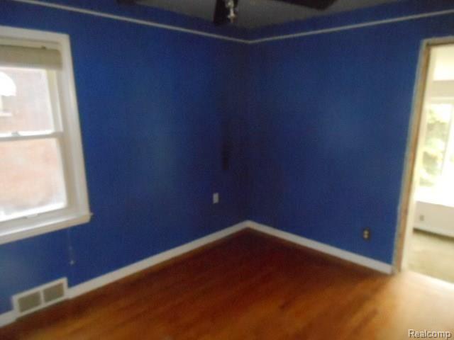 8280 Racine Road Warren, MI 48093 - Photo 12 of 20 DSCN7446.JPG