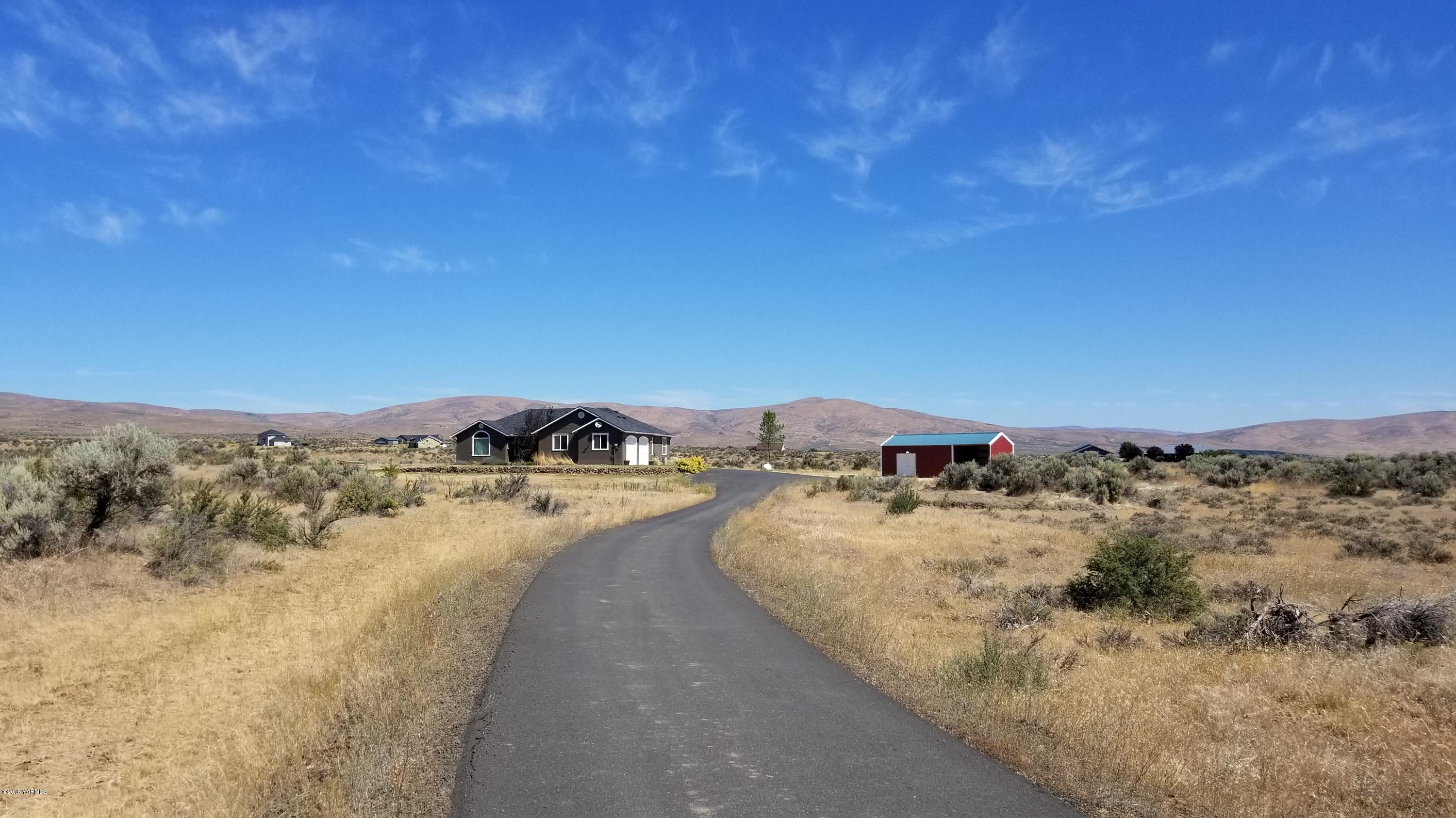 551 Red Tail Road Yakima, WA 98908 - Photo 1 of 7 a view of a ocean view