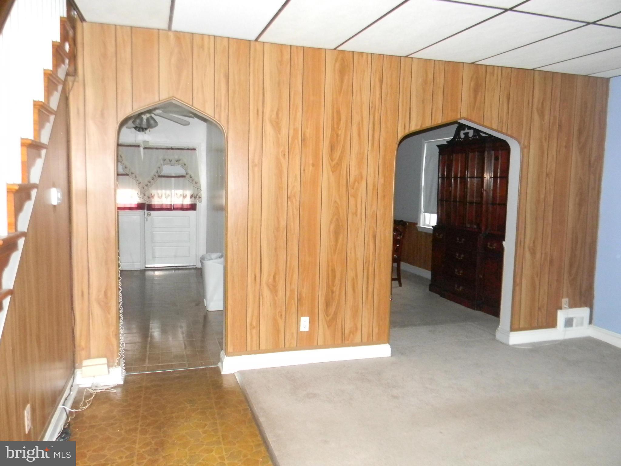 4032 Grantley Road Baltimore, MD 21215 - Photo 5 of 23 Living Room