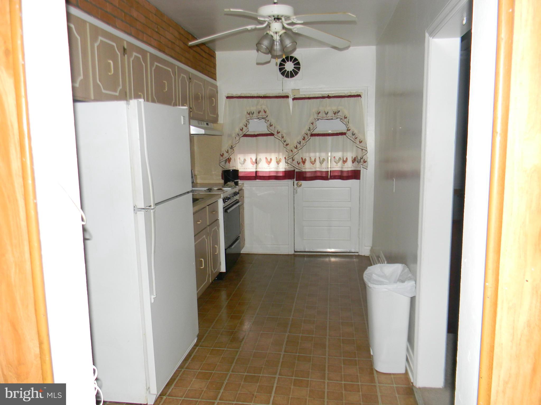 4032 Grantley Road Baltimore, MD 21215 - Photo 7 of 23 Kitchen